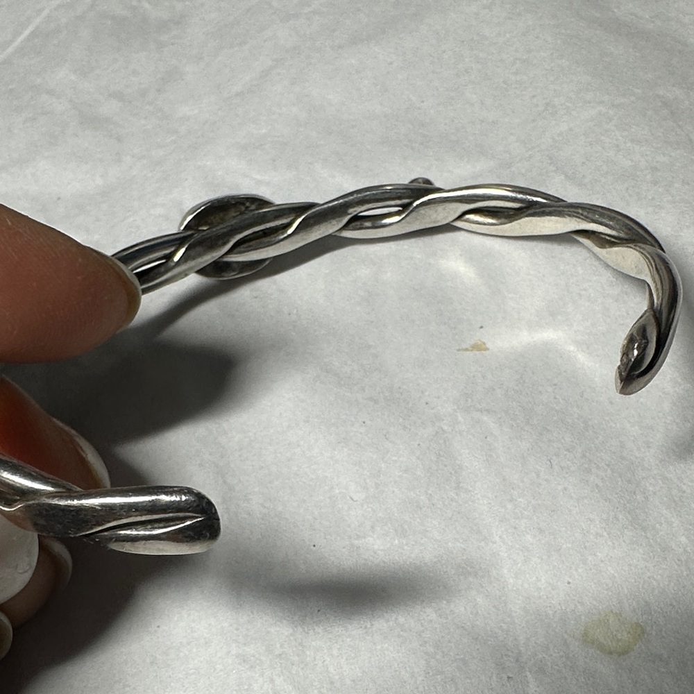 Vintage southwestern style Silver and Turquoise Women's Bracelet - Picture 6 of 8